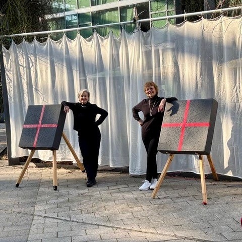 Renate Starke and Annette Birkholz at the targets