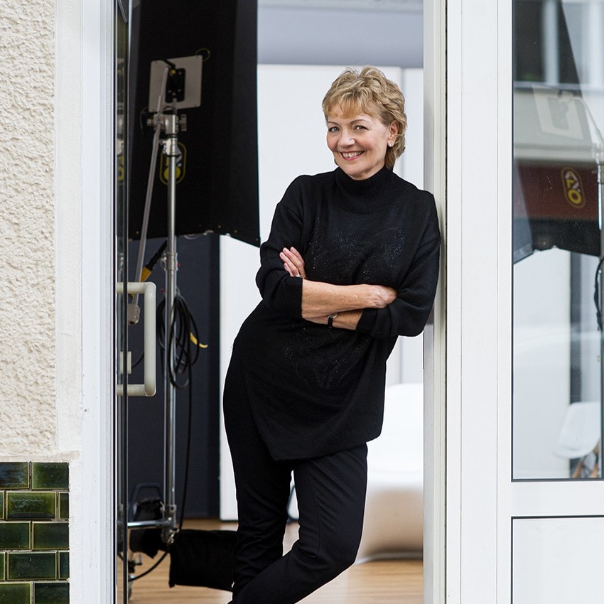 Renate Starke in der Tür ihres Studios